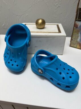 CROCS Kids Clog Sandals in Bright Blue